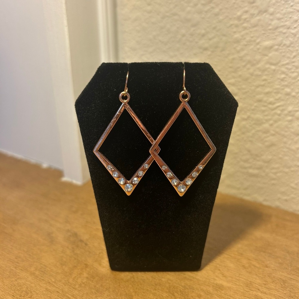 Diamond Shaped Rose Gold toned dangle earrings‎ Rhinestone detail Party Sparkle